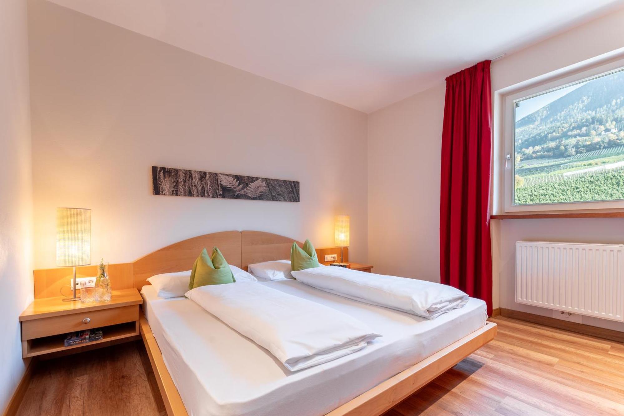 Feldhof Schenna Aparthotel Exterior photo