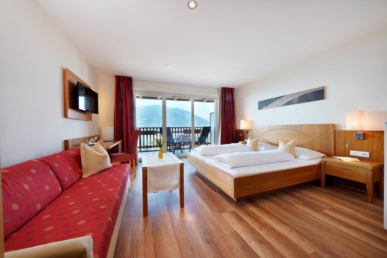 Feldhof Schenna Aparthotel Exterior photo